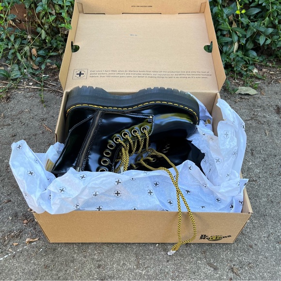 NEW Dr. Martens Vegan Jadon Max Platform Boots Size 10 - Picture 12 of 14